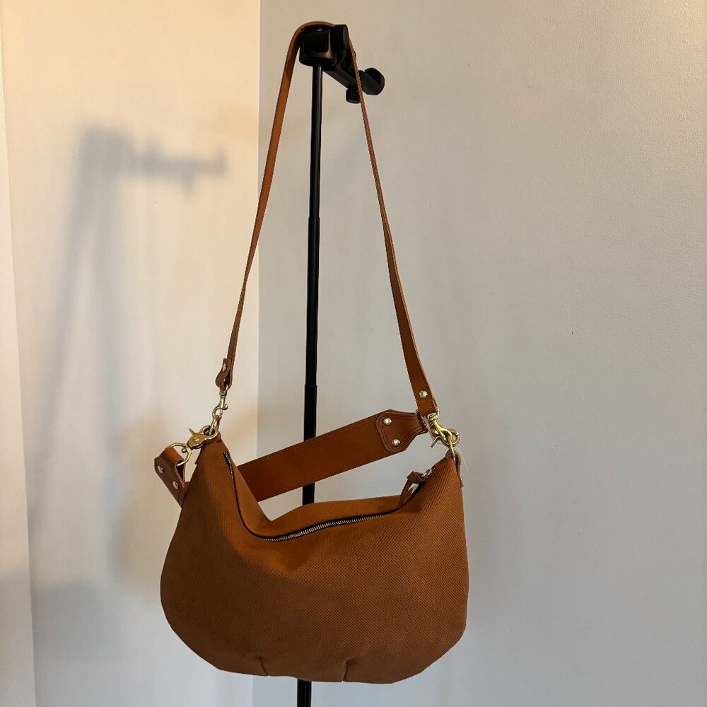 Clare V. Moyen Messenger